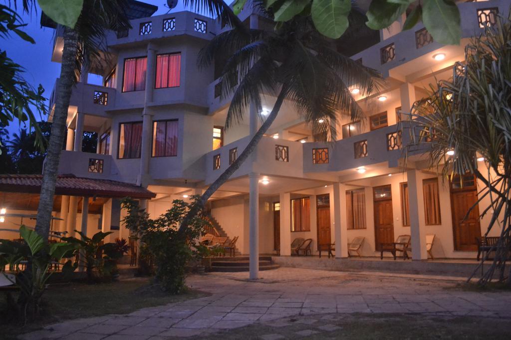 Surf Lanka Hotel Matara Dış mekan fotoğraf